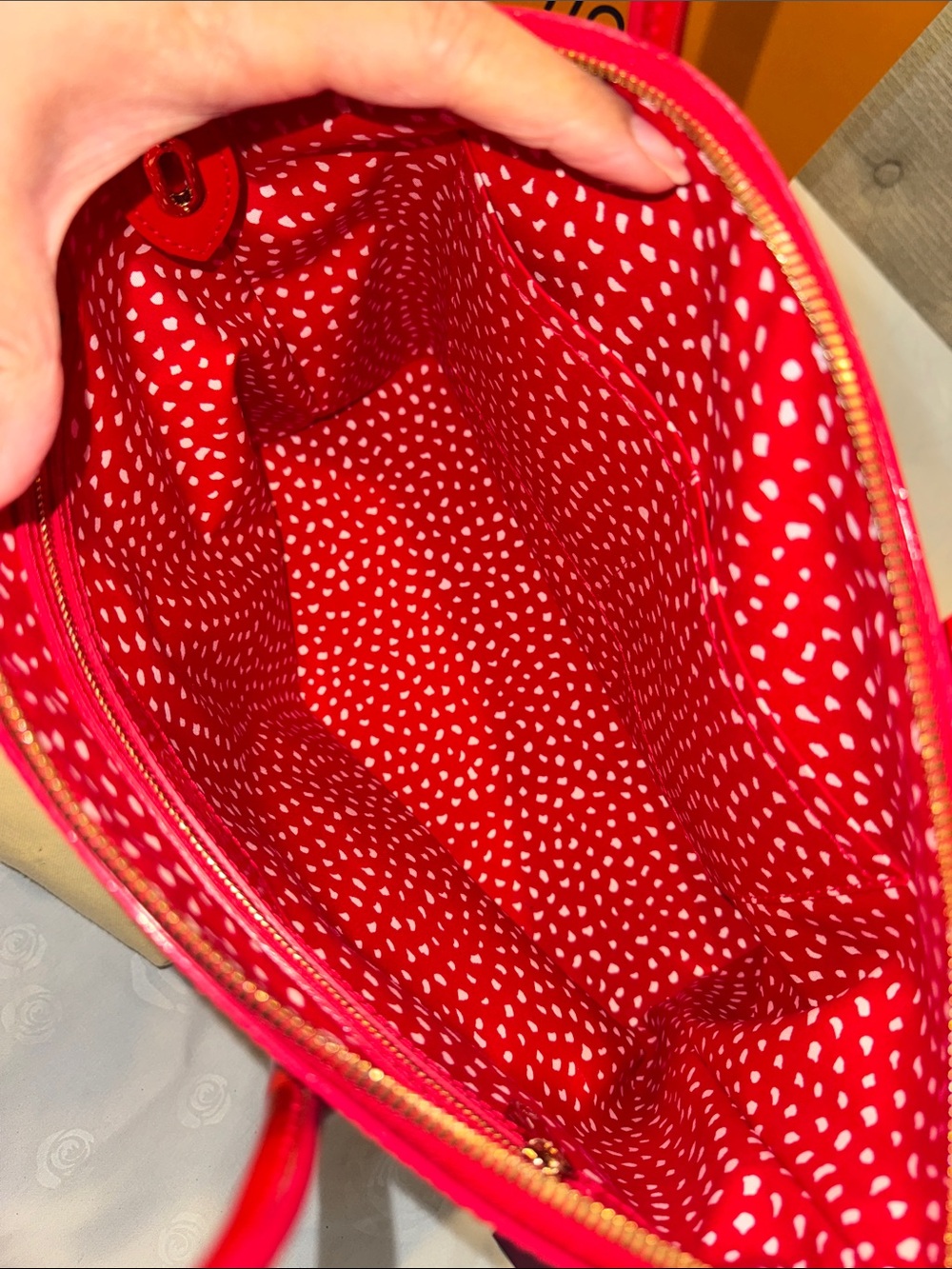 New & Limited Edition Louis Vuitton Yayoi Kusama Infinity Lockit MM handbag - Picture 12 of 15